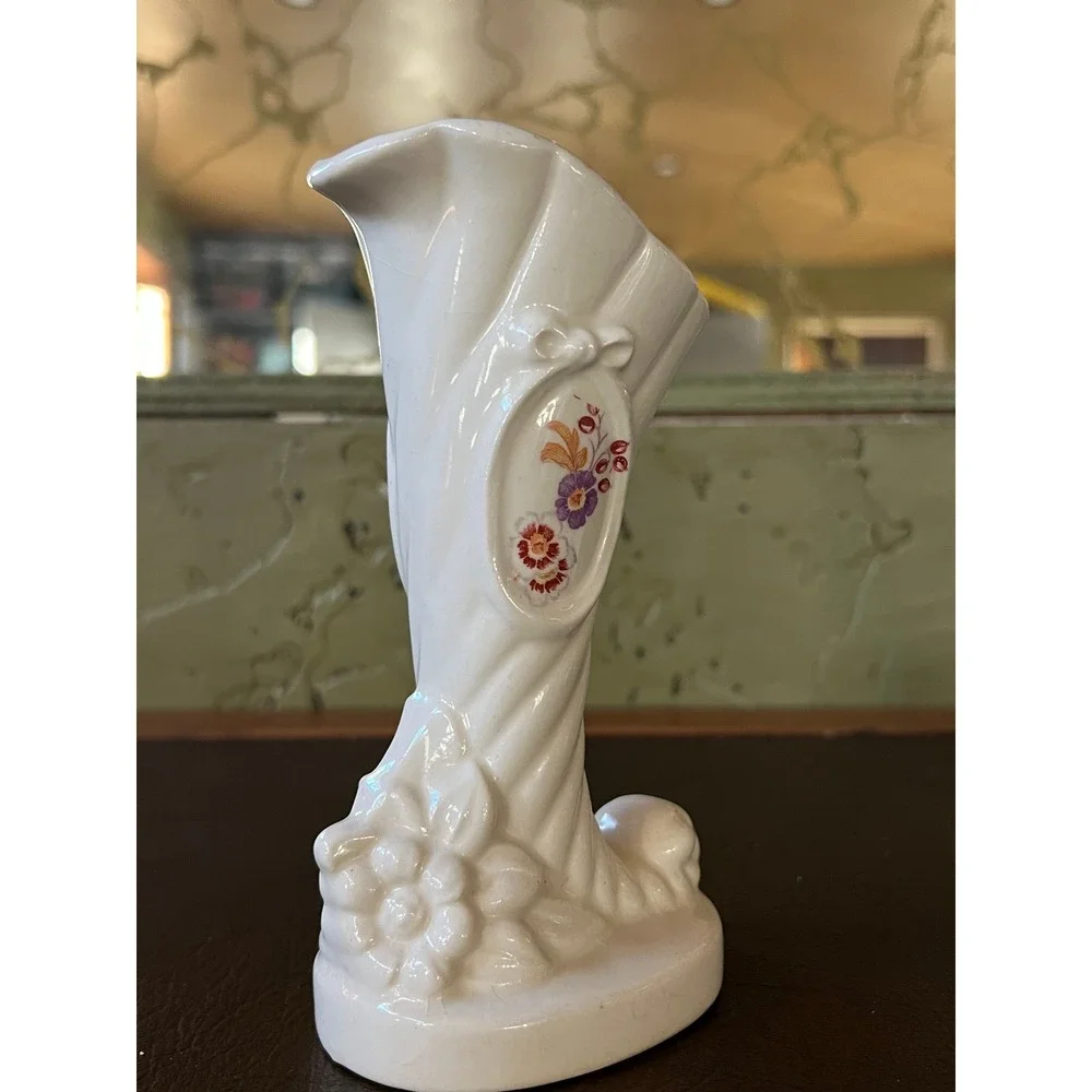 Vintage White Ceramic Cornucopia Bud Vase‎ Floral Cottagecore Romantic Decor